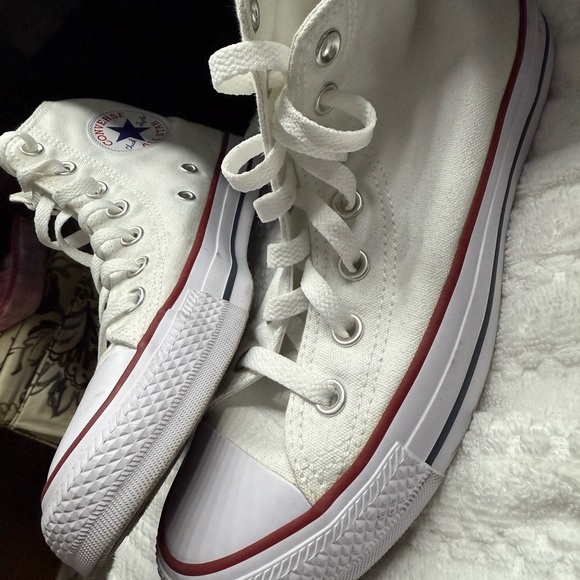 WHITE HIGH TOP CONVERSE - Picture 2 of 5